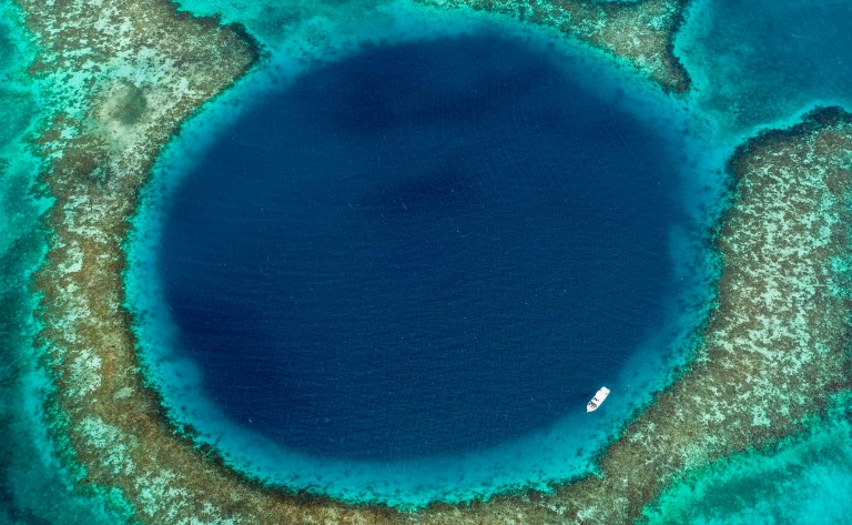 Du Blue Hole à la barrière de corail